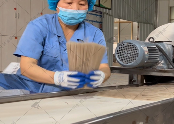 紅薯粉條生產(chǎn)線(xiàn).jpg